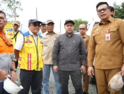 Tinjau Lokasi Longsor di KM 28 Batuah, Dinas ESDM dan DPRD Kaltim Dorong Audit Teknis dan Relokasi Permanen