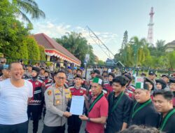 HMI Badko Kaltim-Kaltara Gelar Aksi Damai di Depan Mapolda Kaltim, Tuntut Usut Tuntas Insiden Pembakaran Kader