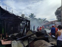 Keterbatasan Personel Damkar Sambaliung Terungkap Saat Kebakaran Hebat di Jalan Raja Alam I