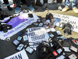 Mensesneg Janji Cari Solusi Soal Pencabutan Kartu Pers CNN Indonesia, Dewan Pers Tegaskan Tiga Hal