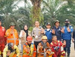 Turun ke Lokasi Karhutla Kasai-Tanjung Batu, Sri Juniarsih Suntik Semangat Tim Pemadam