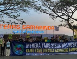 Kabut Asap Menyelimuti Kaltim, Mahasiswa Kehutanan Unmul Gelar Aksi Pencerdasan dan Bagikan Masker